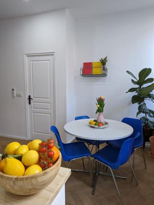 T2 Cosy Avec Terrasse Et Parking Apartment Marseille Exterior photo